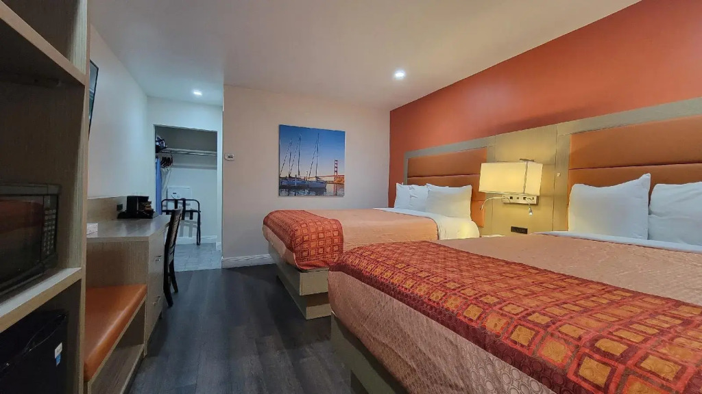 Presidio Parkway Inn