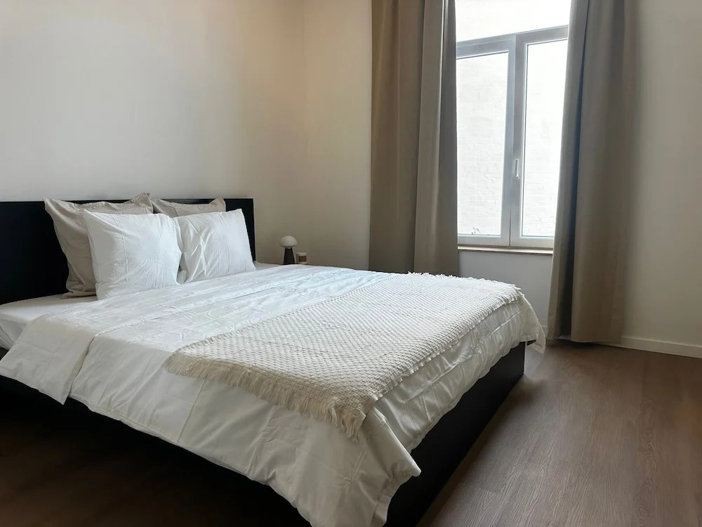 Stylish 2BR With 1LR Near to City Center