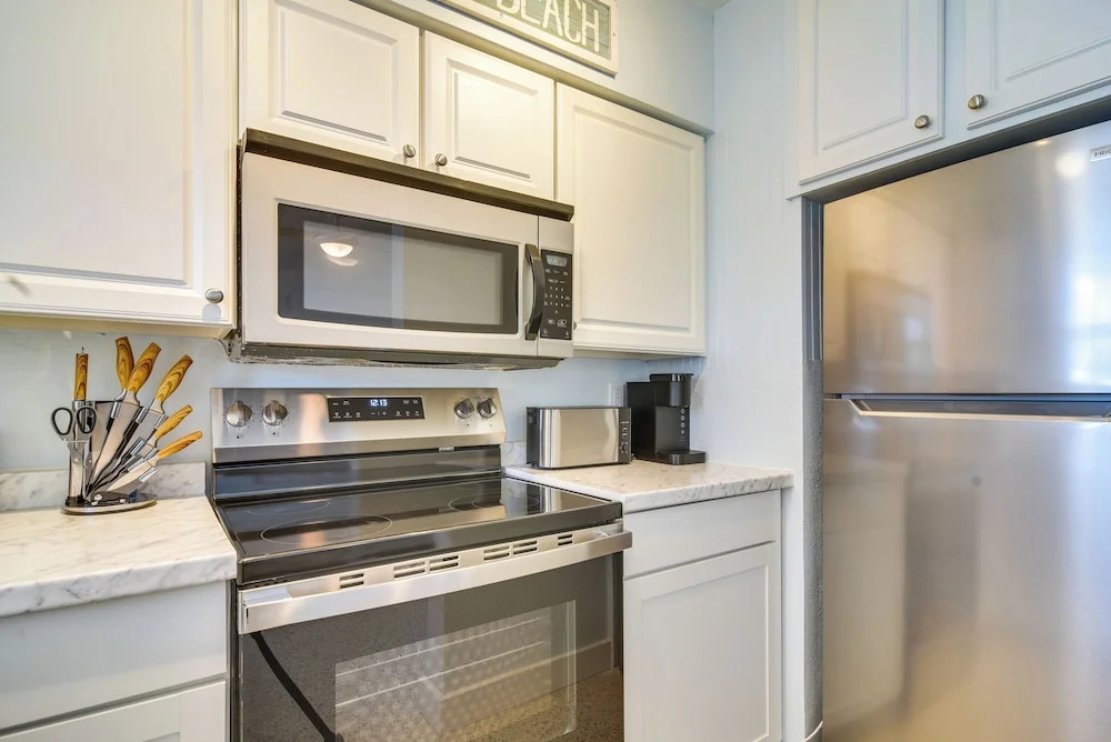 Indian Rocks Beach Unit - Steps From the Shoreline