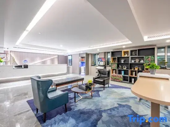 Homeinn Selected Hotel (Urumqi Convention Wuyue Plaza)