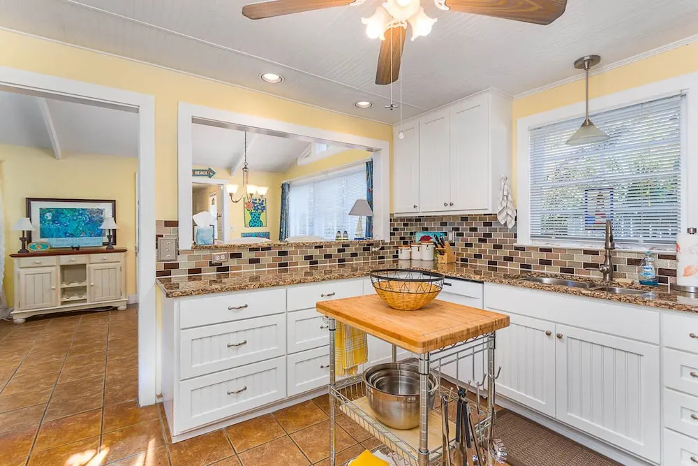 4311 6th Street by Hodnett Cooper