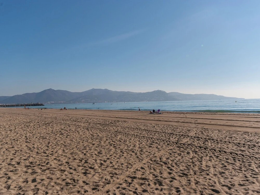 Alluring Apartment in Empuriabrava With Swimming Pool