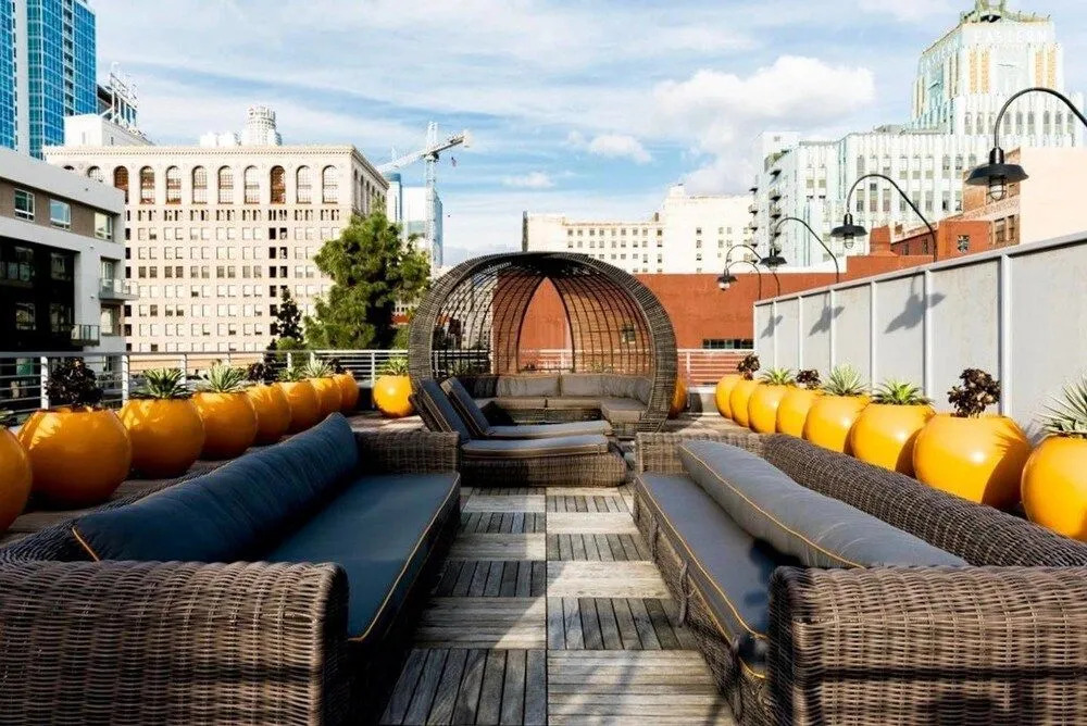 Bright, Cozy & Clean in DTLA w/ Amazing Rooftop!
