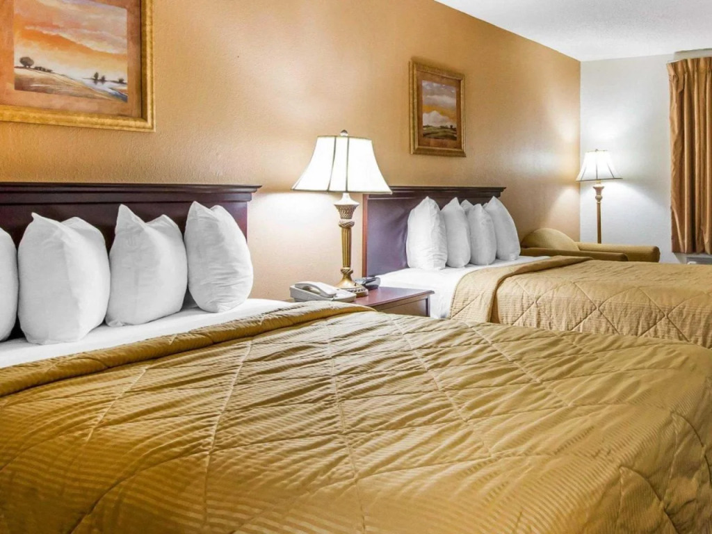 Executive Inn and Suites