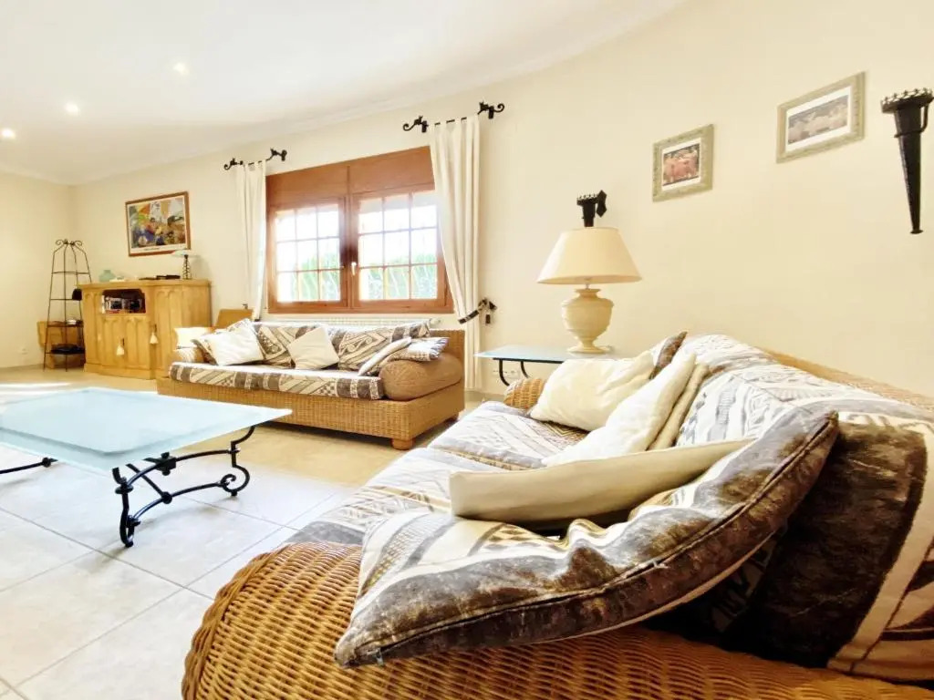 Villa Leonore stunning 2bedroom villa with air-conditioning & private swimming pool