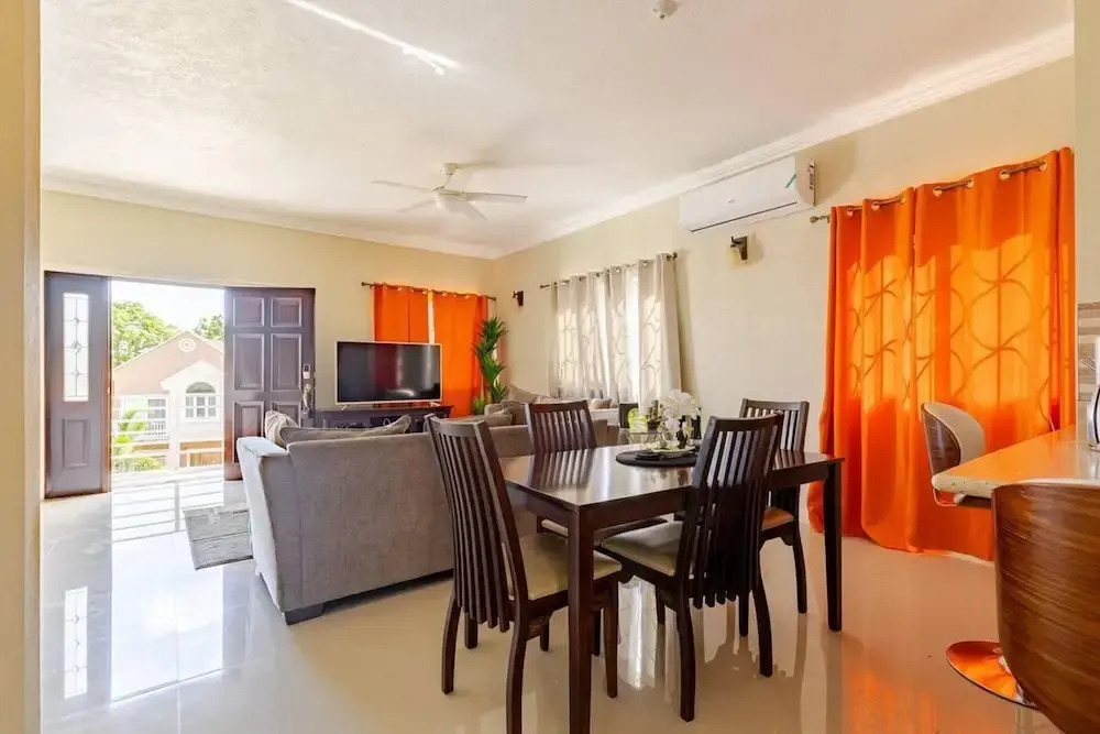 Modern 2br House W/pool and Sea View in Ocho Rios