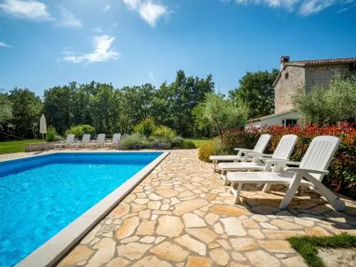Holiday Home Tommy by Interhome