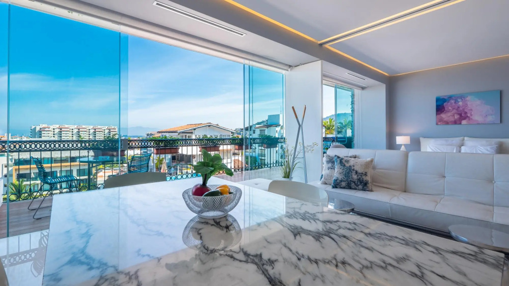 Pier 57-603 Ocean Views Chic 2 Bedrooms 2 Baths Romantic Zone