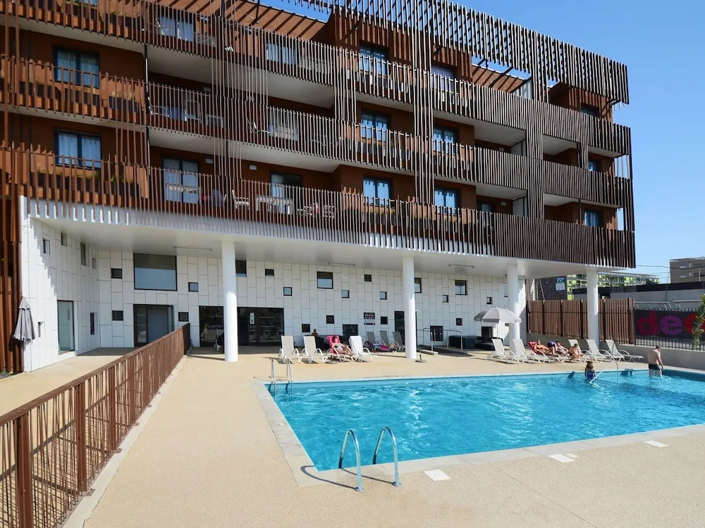 Modern Flat Near the Beach