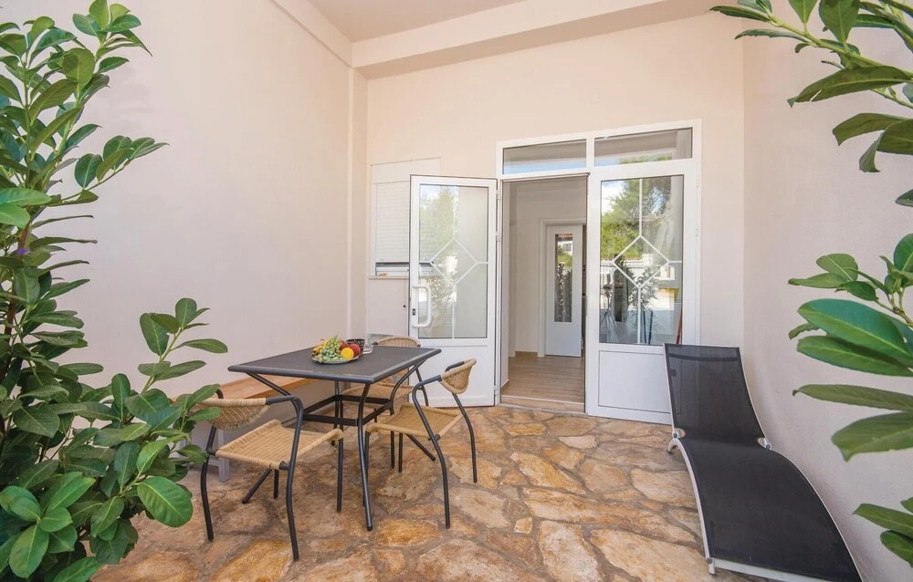 Amazing Apartment in Turanj With 2 Bedrooms and Wifi