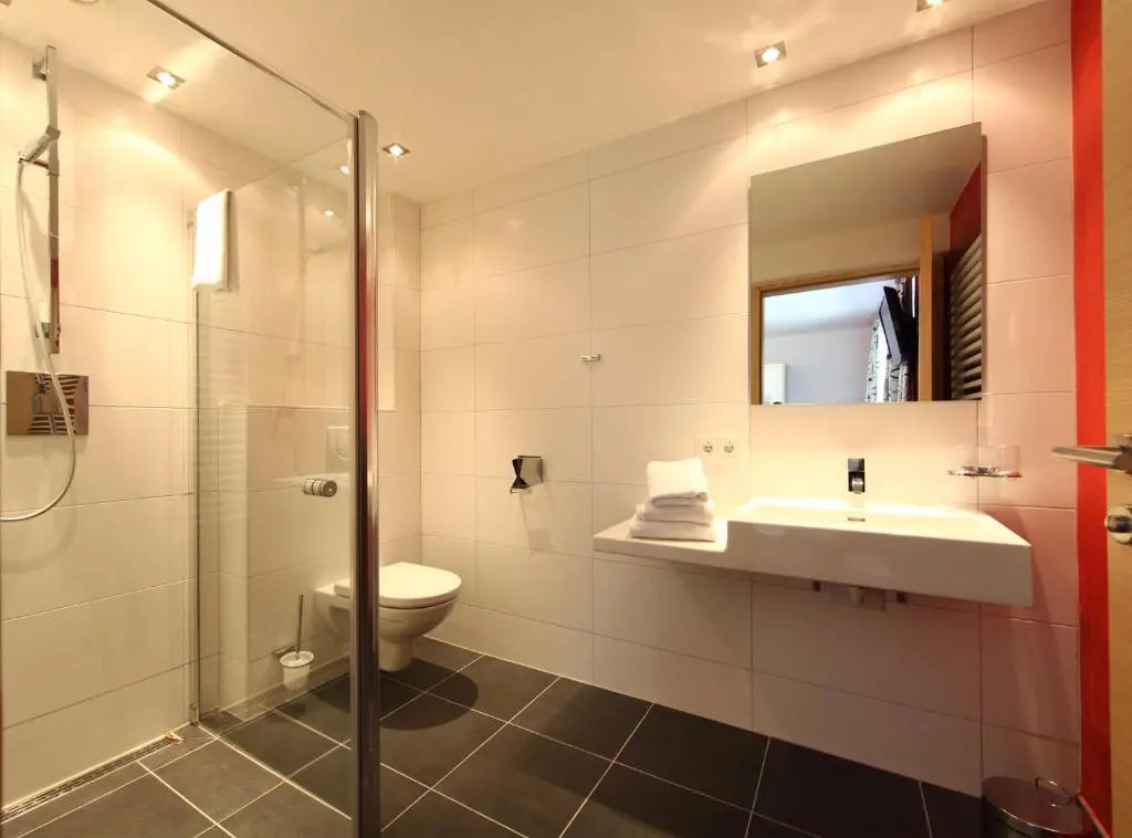 Die Dorfvilla - Includes Tauern Spa Kaprun Wellness Access 13 km away