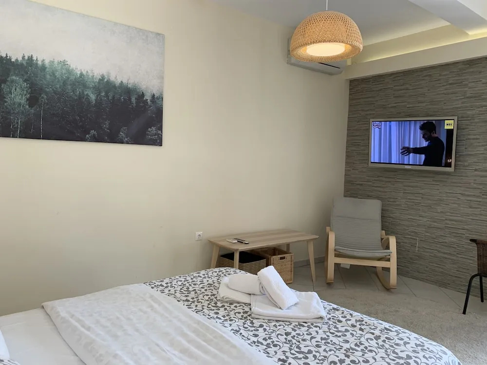 Flight Apartments Airport by Airstay