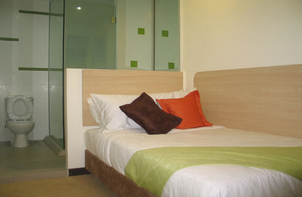 Hotel 98