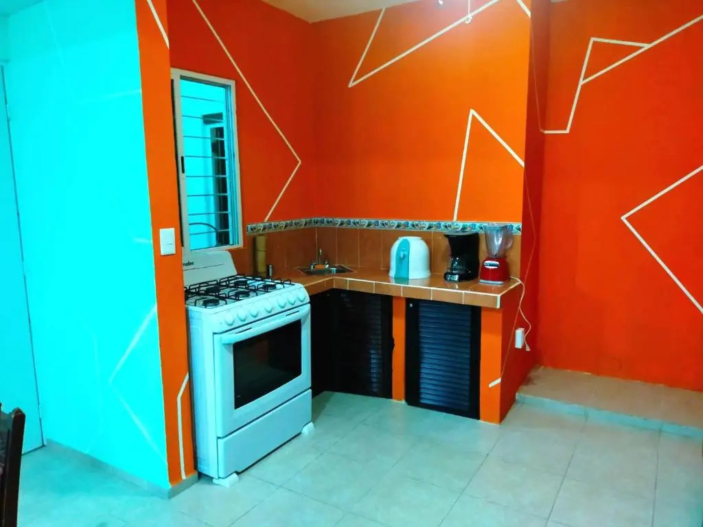 Casa Mexicana Amplia con Seguridad, Alberca y Parking
