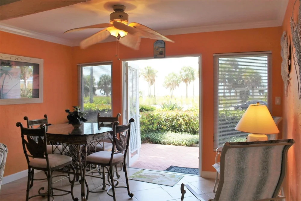 Sunset Royale -106 2 Bedrooms 2 Bathrooms Condo