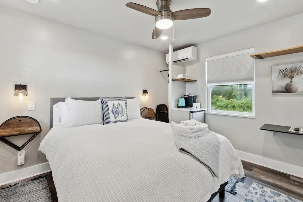 Beach 5 Villas - Immaculate 300 steps from the Ocean