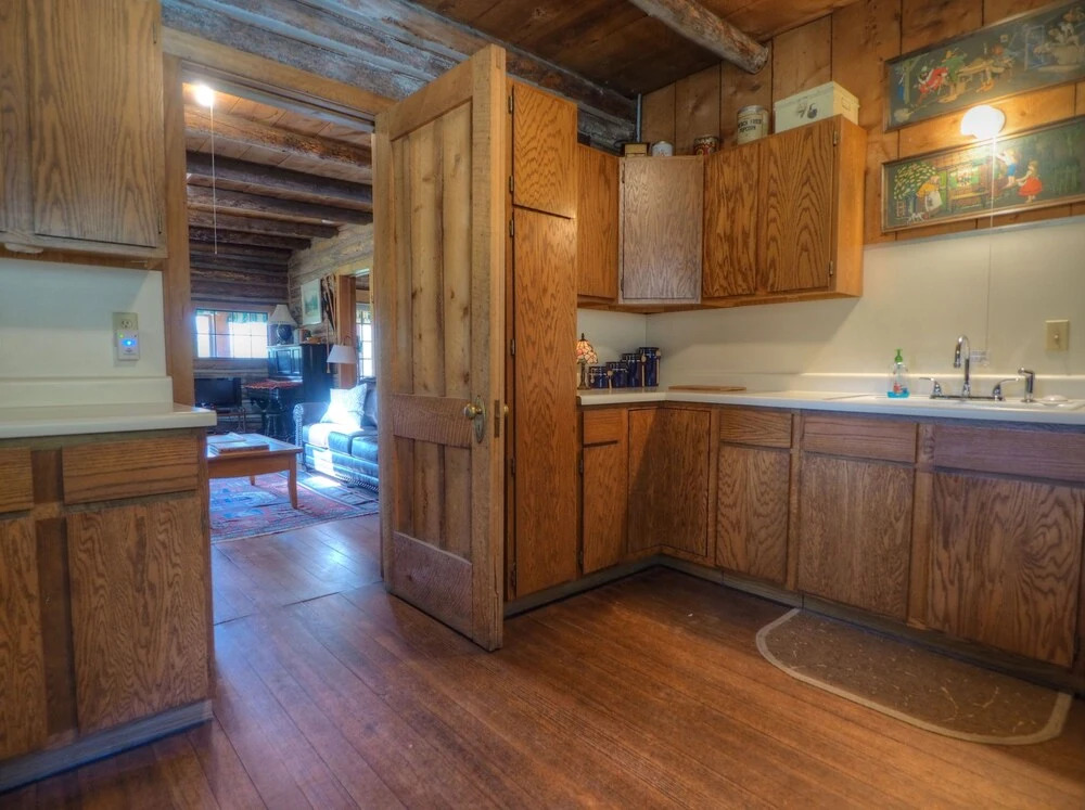 Maccracken Stead -- Ev #3259 2 Bedroom Cabin by RedAwning