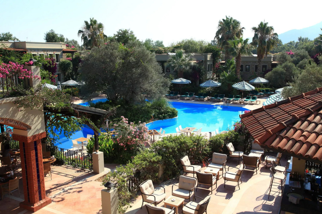 Zeytinada Hotel