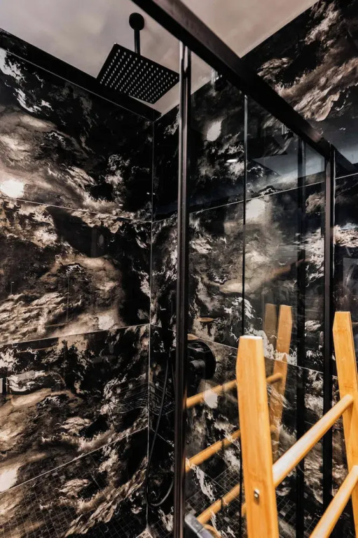 Adam & Eve Apartment