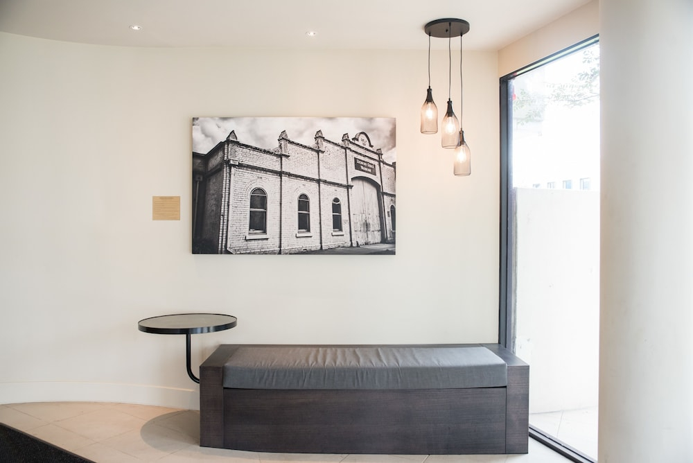 Richmond Oasis Apartments