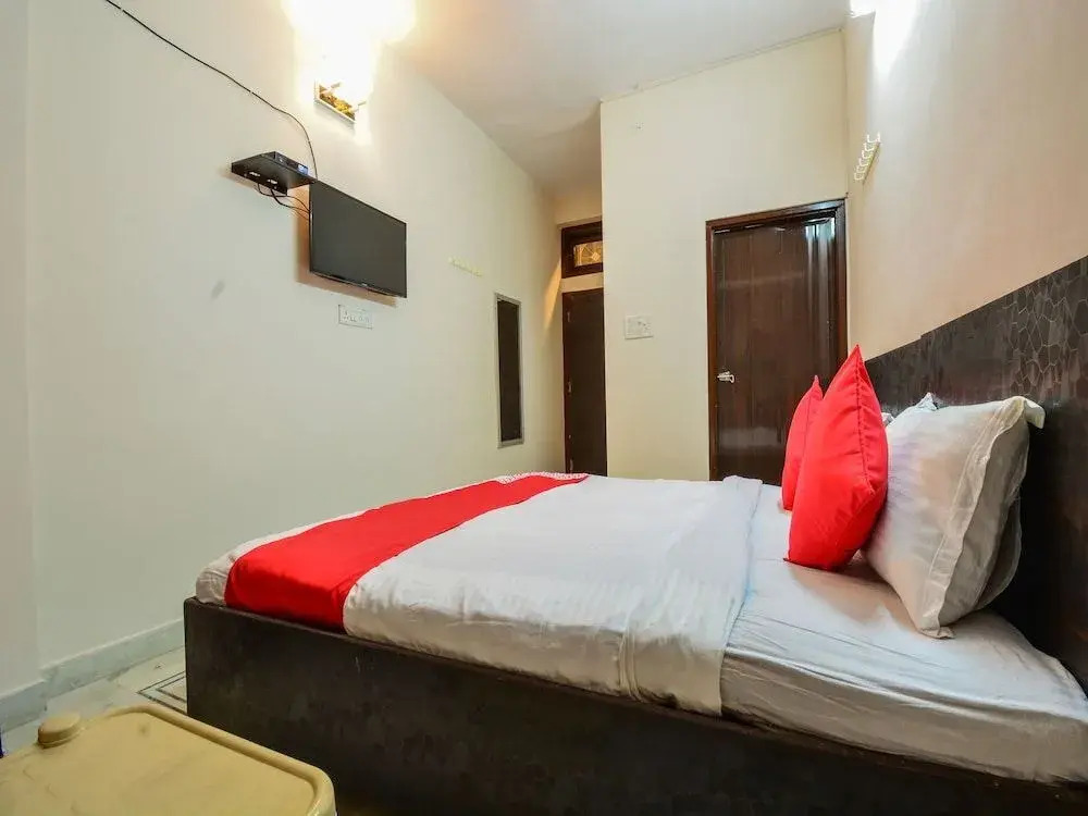 Hotel Sapphire Palace by OYO Rooms
