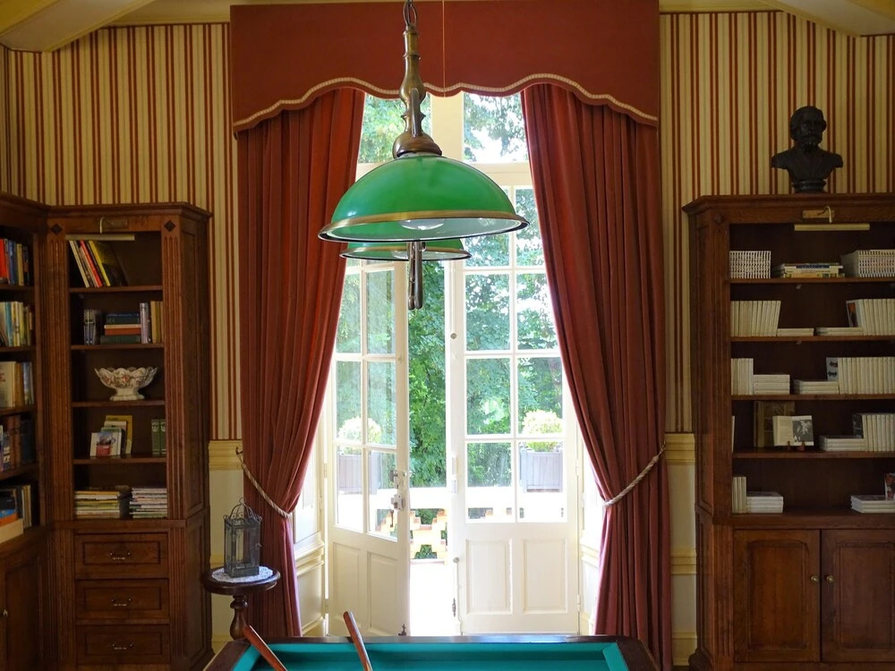 Vineyards and Valleys: A French Hide-in