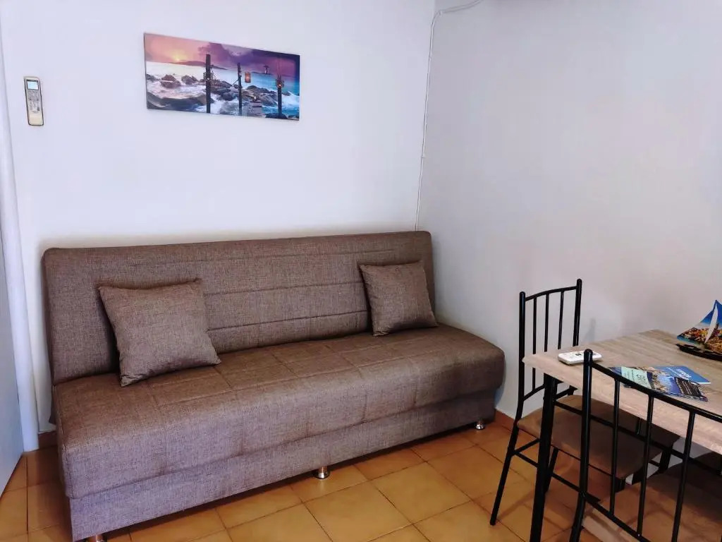 Antonela room1
