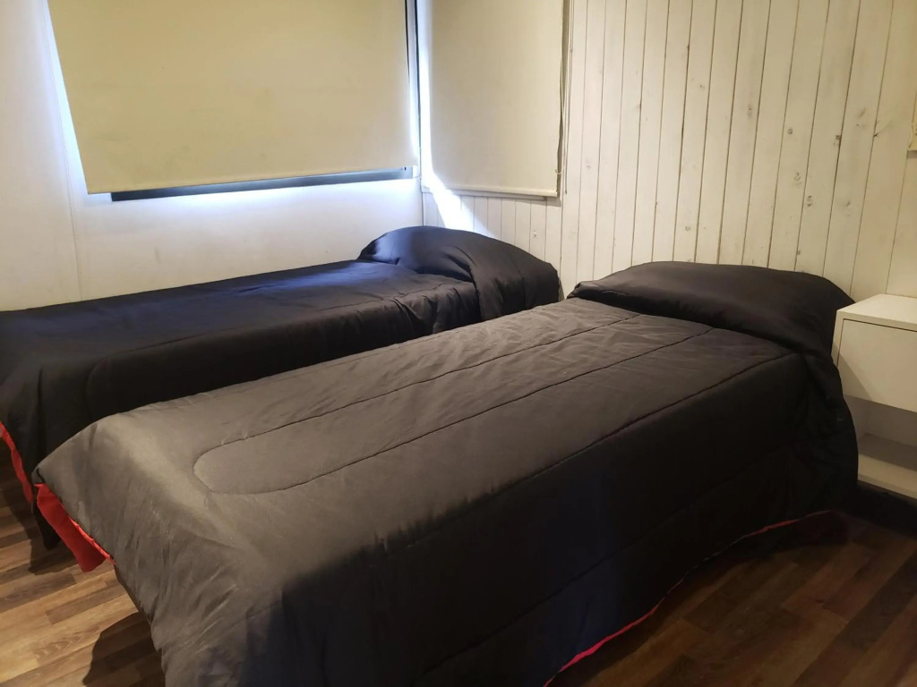UNICA Casa Centro frente al lago, pileta climatizada, 4 dorm, 3 baños, 3 autos, aire