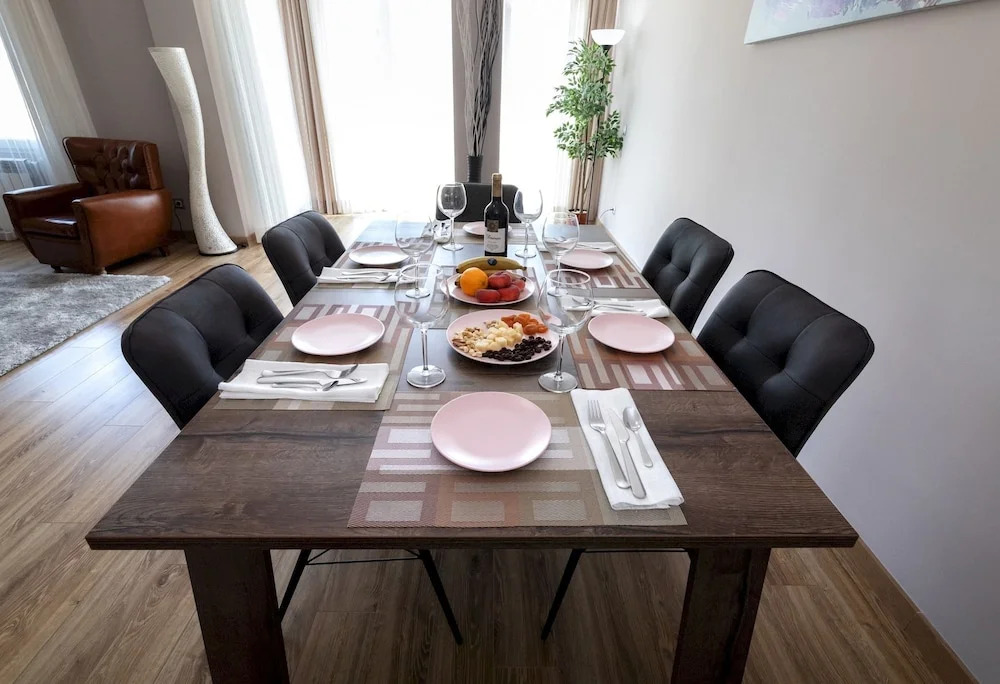 Plaza de Toros II - Recently Renovated Condo in Malaga Centre, Sea Views, 5 Mins Walk to Beach