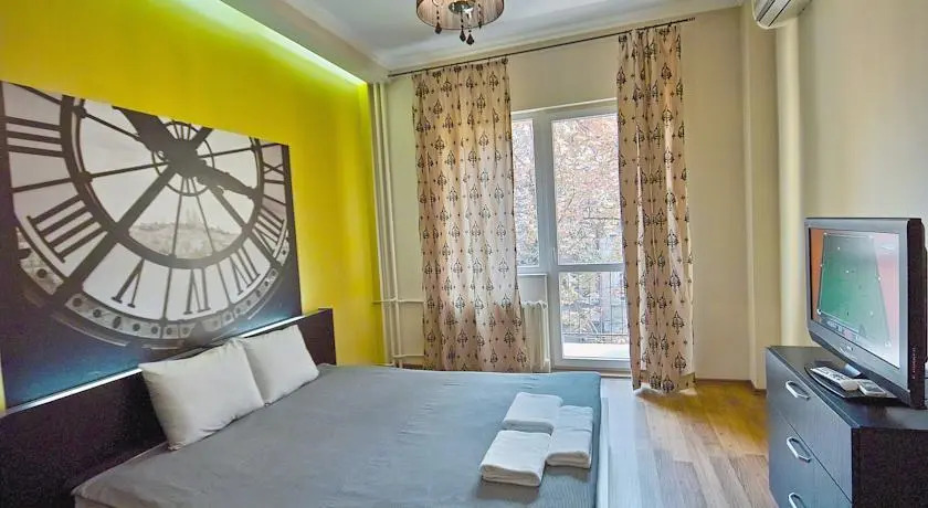 Silver Apartment
