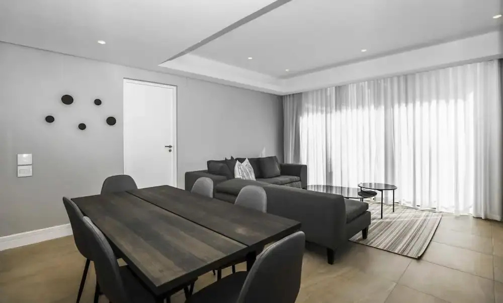 Remarkable 2-bed Apartment in Johannesburg
