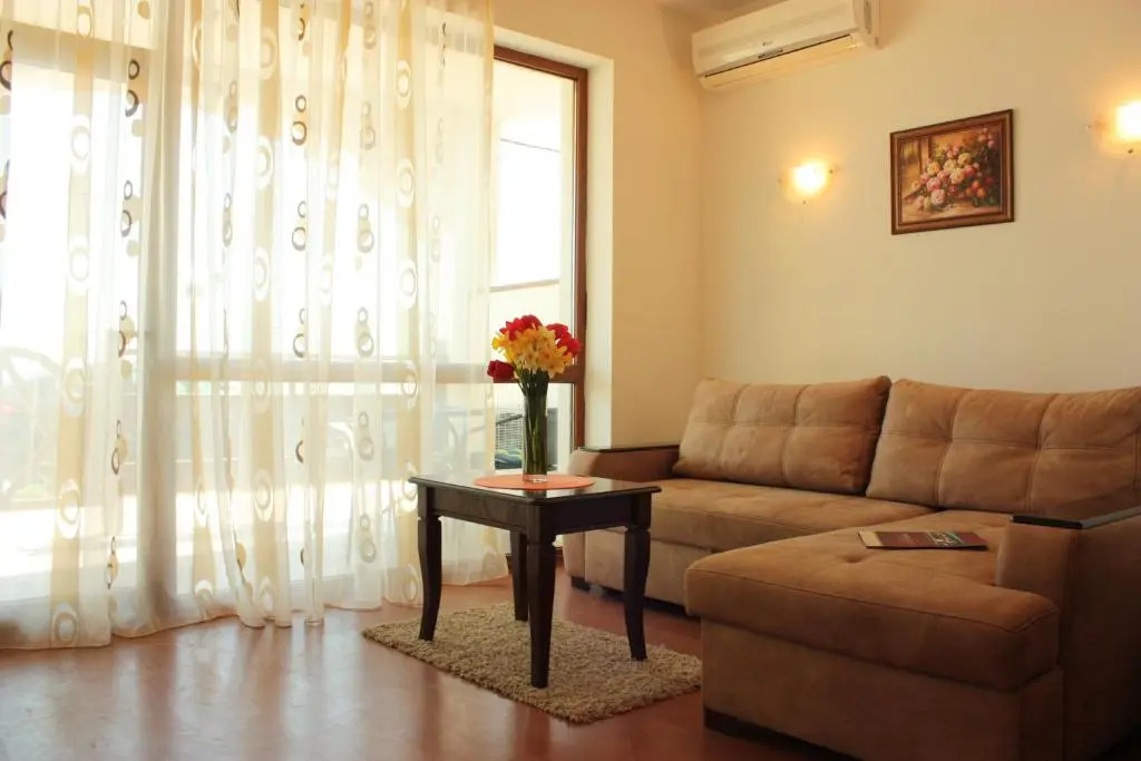 White Coast Beach Apartments
