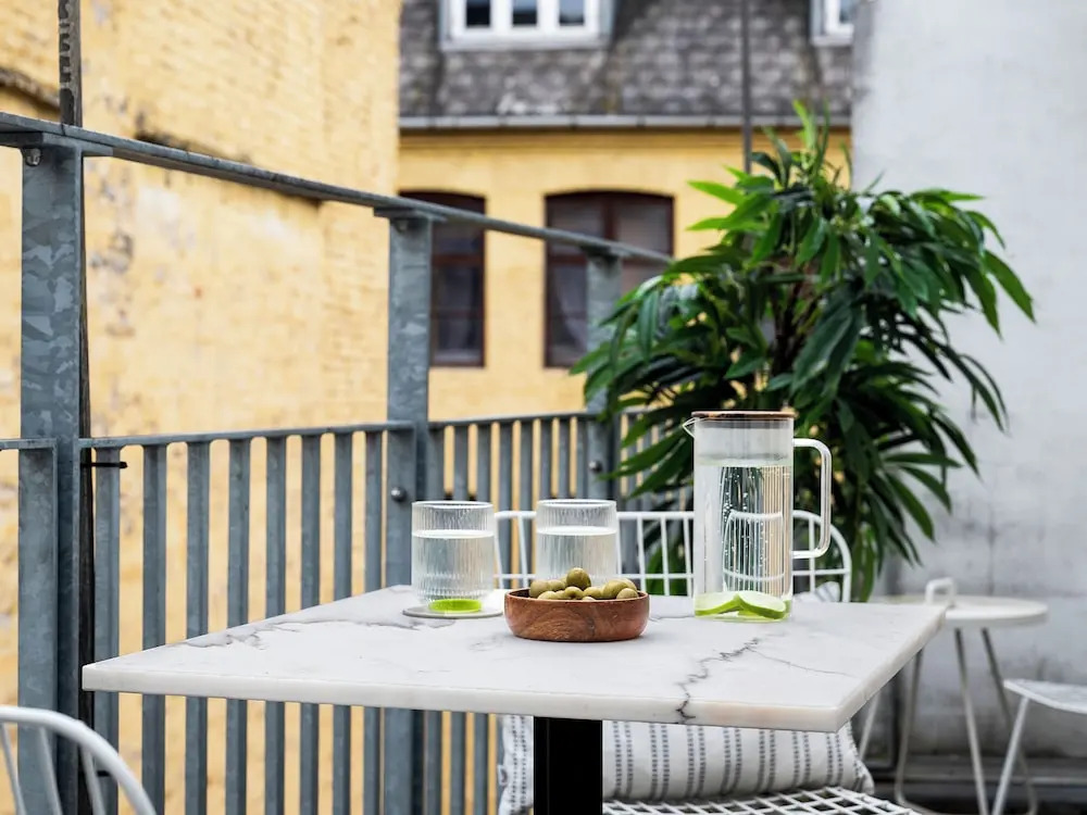 Leaves 2- Chic Apt for 8 Persons in Central Copenhagen