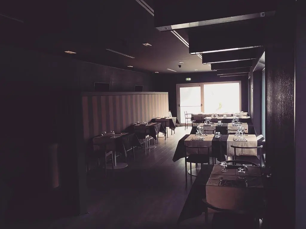 Black Hotel