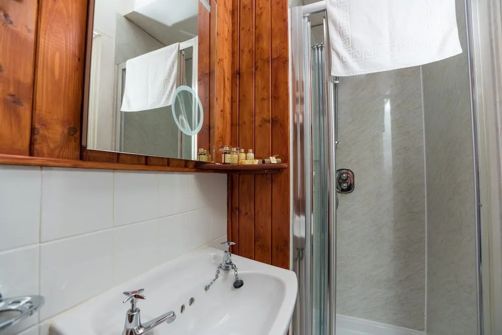 Foyers Bay Country House