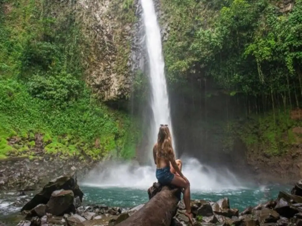 La Fortuna Lodge by Treebu Hotels