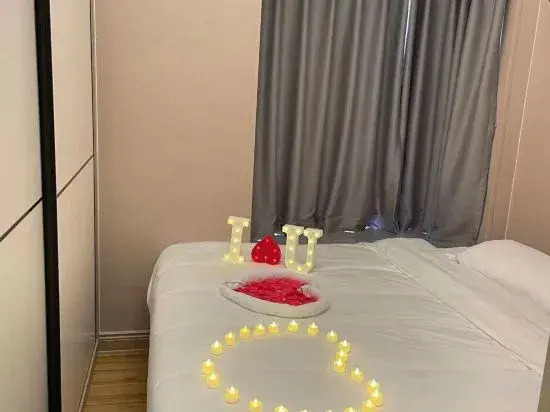 Apple Cinema Apartment (Maoming Dianbai District Government Store )