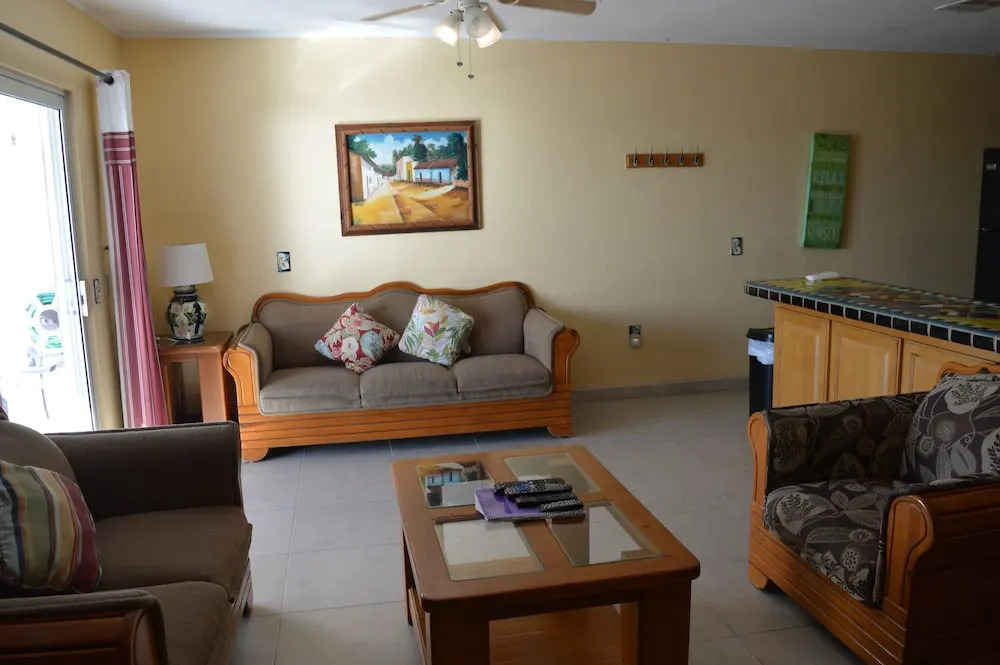 Casa de Juega - 3 Br townhouse by RedAwning
