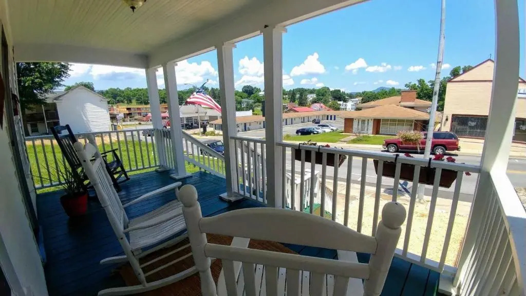 Cubs_cottage