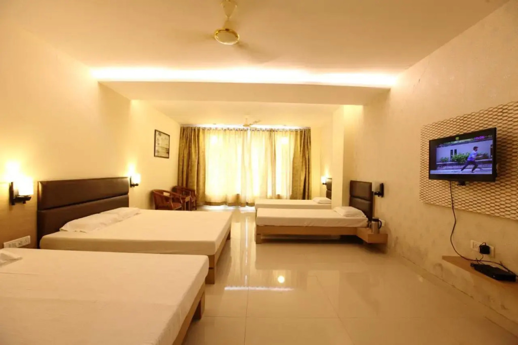 Hotel Kanha’s Palm Springs