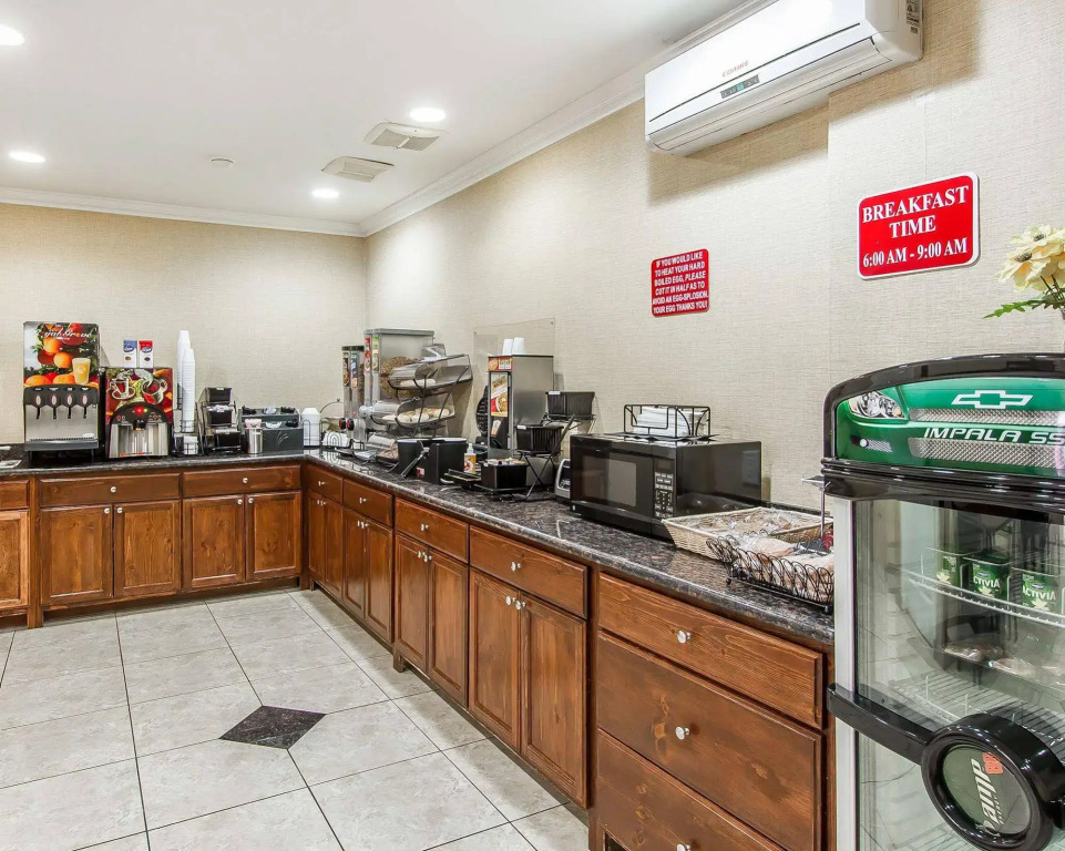 Super 8 by Wyndham Mesa Downtown Near Convention Center