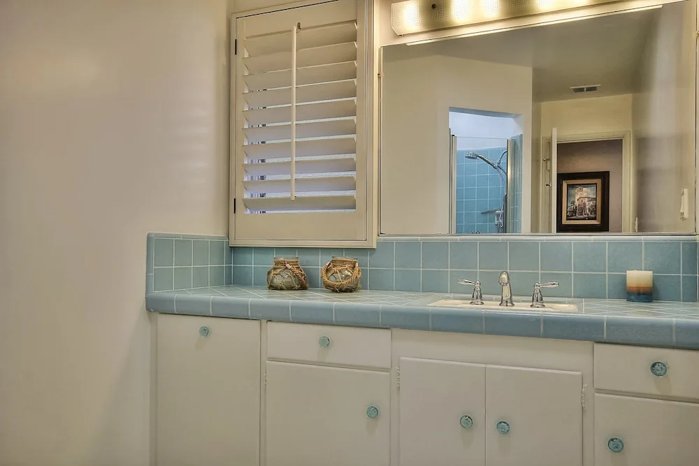 3BR 2BA Classic Montecito House Minutes to Butterfly Beach by RedAwnin