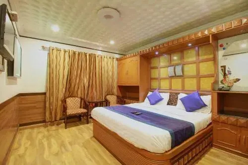 The Greenery - Holiday Inn by OYO Rooms