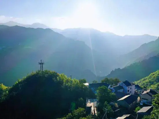 Xiangjian Chashe Hostel