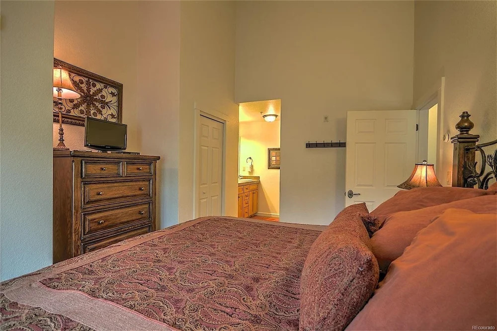 Luxury 3 Bedroom Townhouse Next To Keystone Lake, Free Shuttle, Hot Tub And Sauna