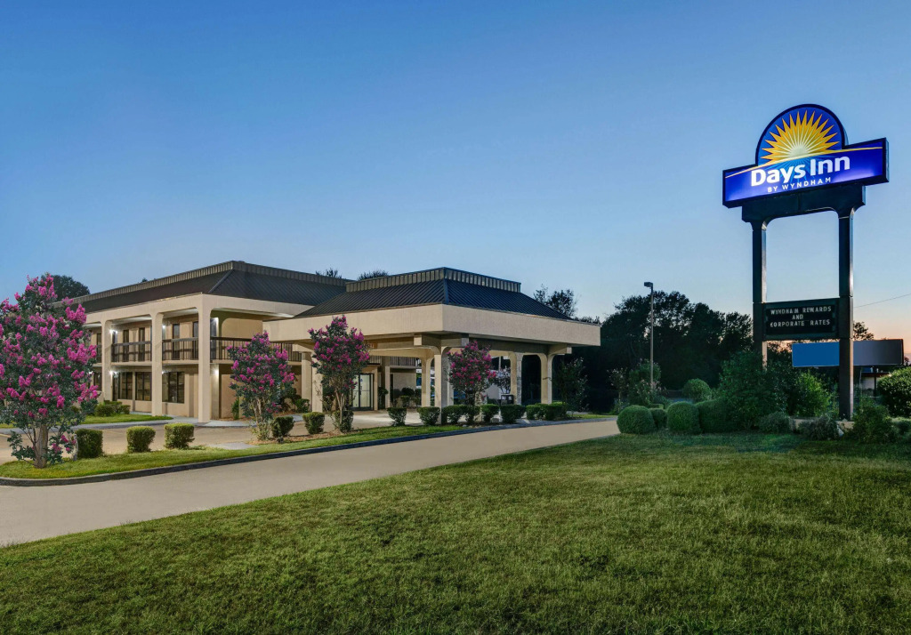 Days Inn by Wyndham Greenville MS