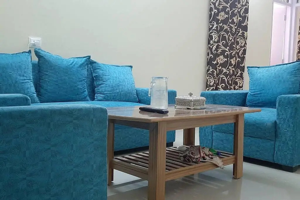 1bedroom ensuit flat with free covered car parking