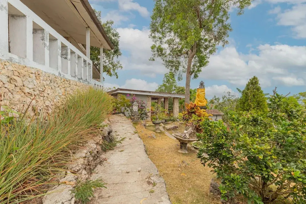 Annaya House