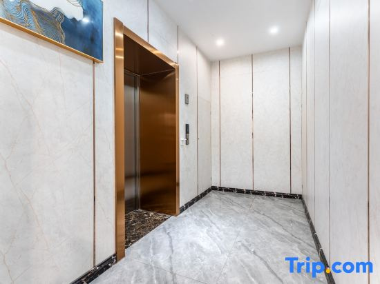 Yingjie Collection Hotel (Zibo Aluminum City Shopping Center Shandong Aluminum Vocational College)