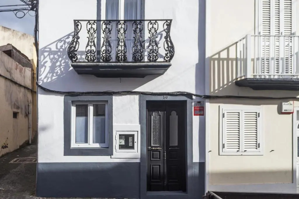 ANCO 56 - Cozy Retreat with Terrace